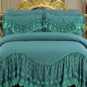 Cuvertură matlasată cu volănașe și broderie, 3 piese, 220×280 cm, verde smarald